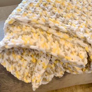 Plush hand knit throw